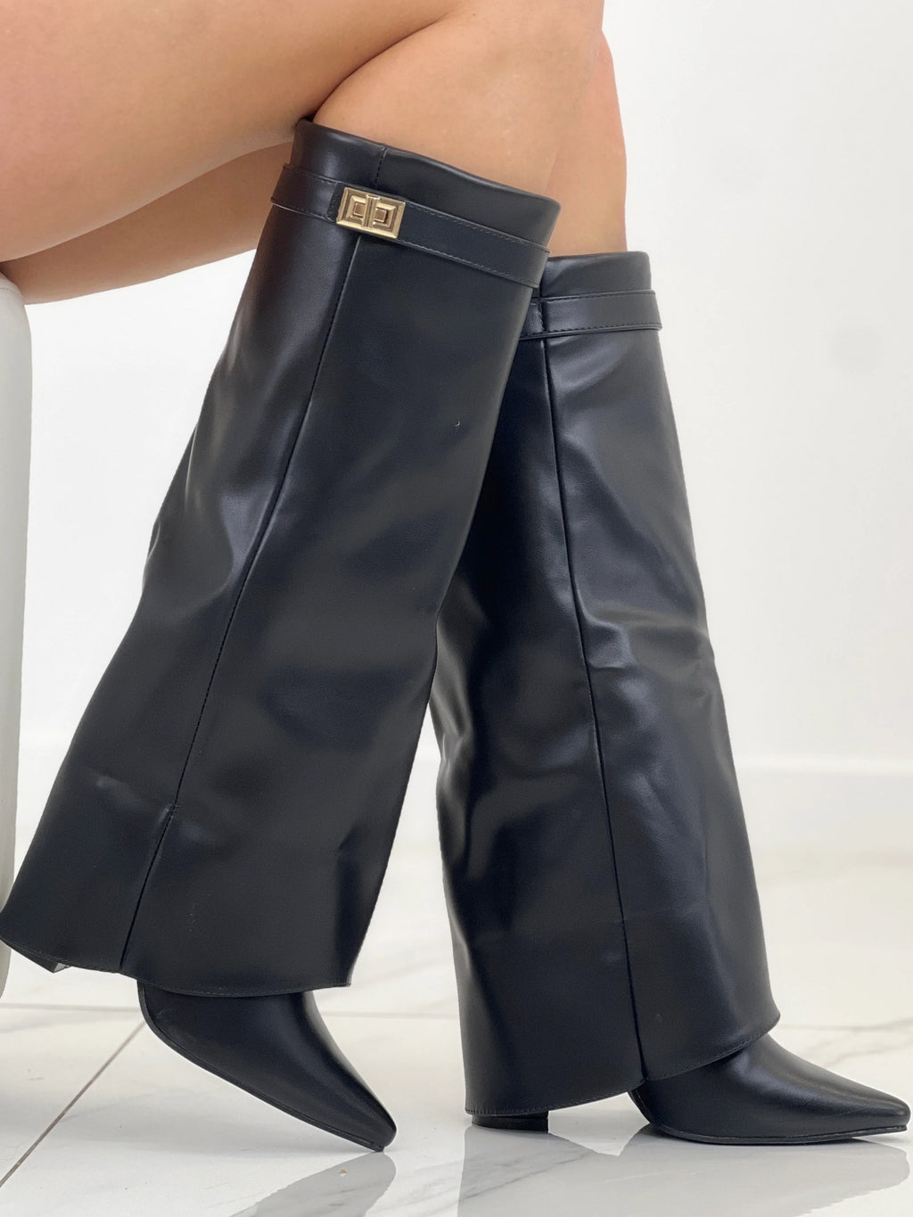 HEELED GAITER BOOTS (BLACK)