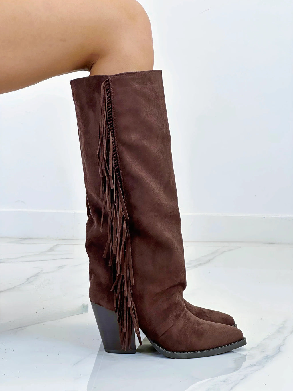 DAKOTA FRINGE BOOT (BROWN)