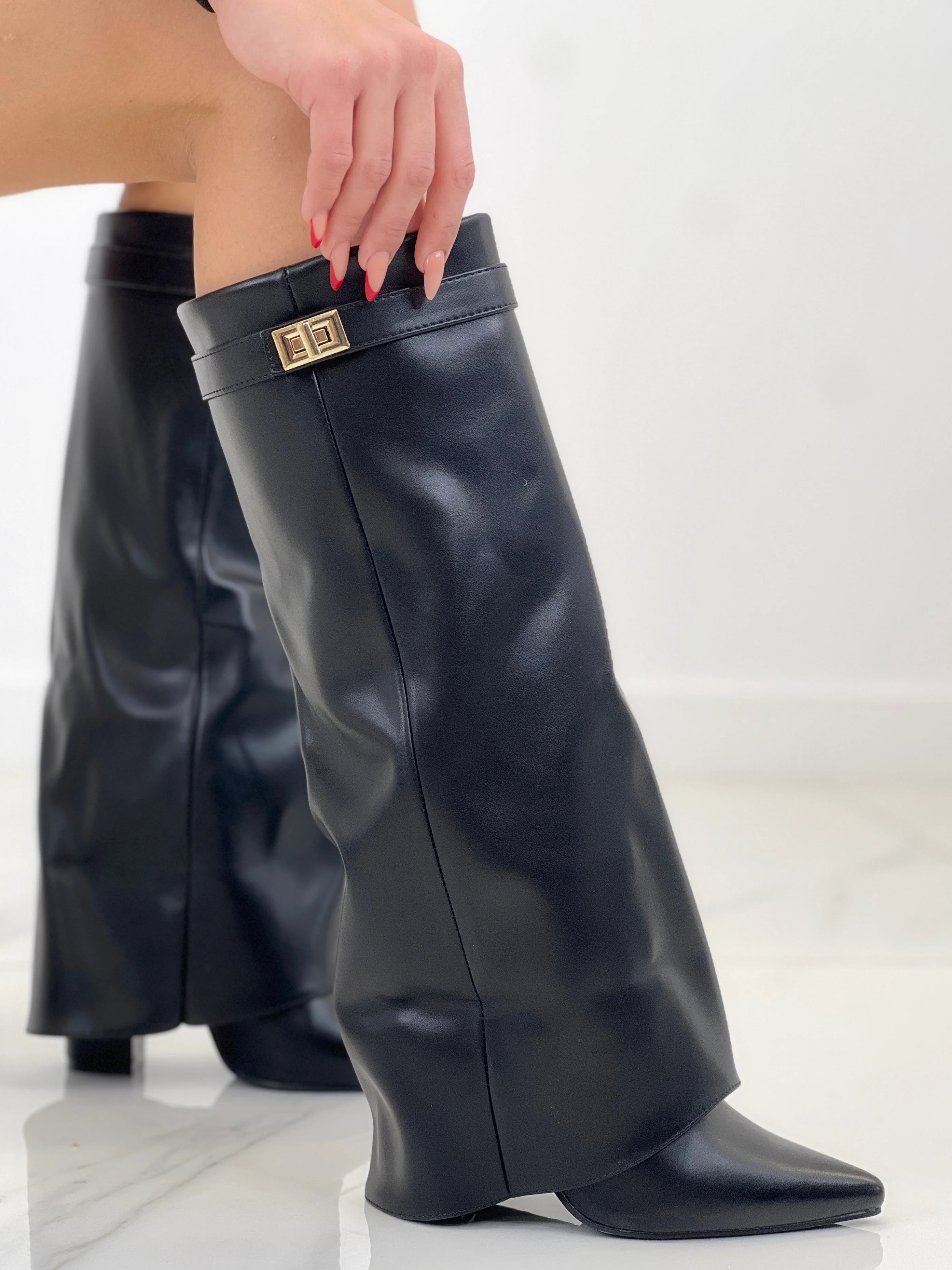 HEELED GAITER BOOTS (BLACK)