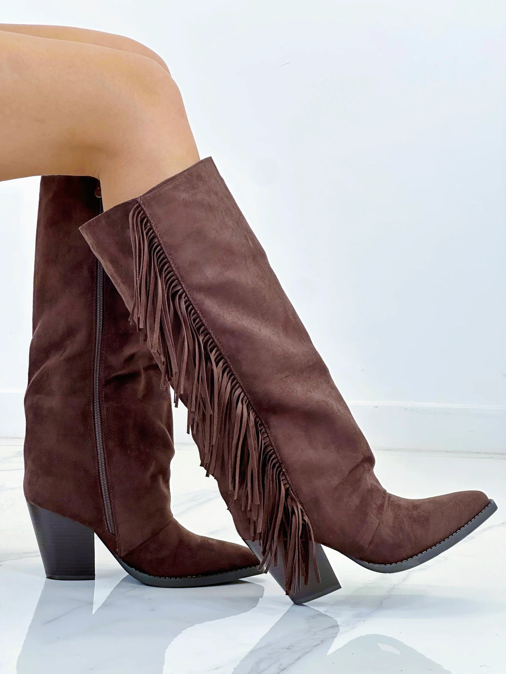 DAKOTA FRINGE BOOT (BROWN)