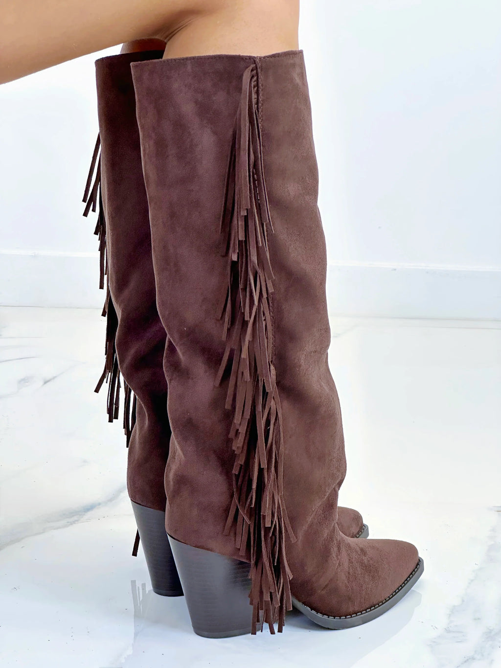 DAKOTA FRINGE BOOT (BROWN)